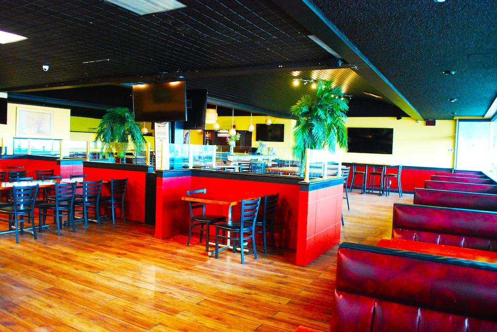 Ramada By Wyndham Edmonton Yellowhead Nw Bagian luar foto