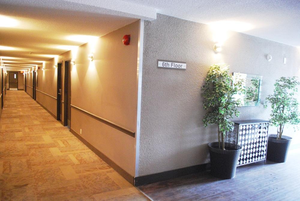 Ramada By Wyndham Edmonton Yellowhead Nw Bagian luar foto