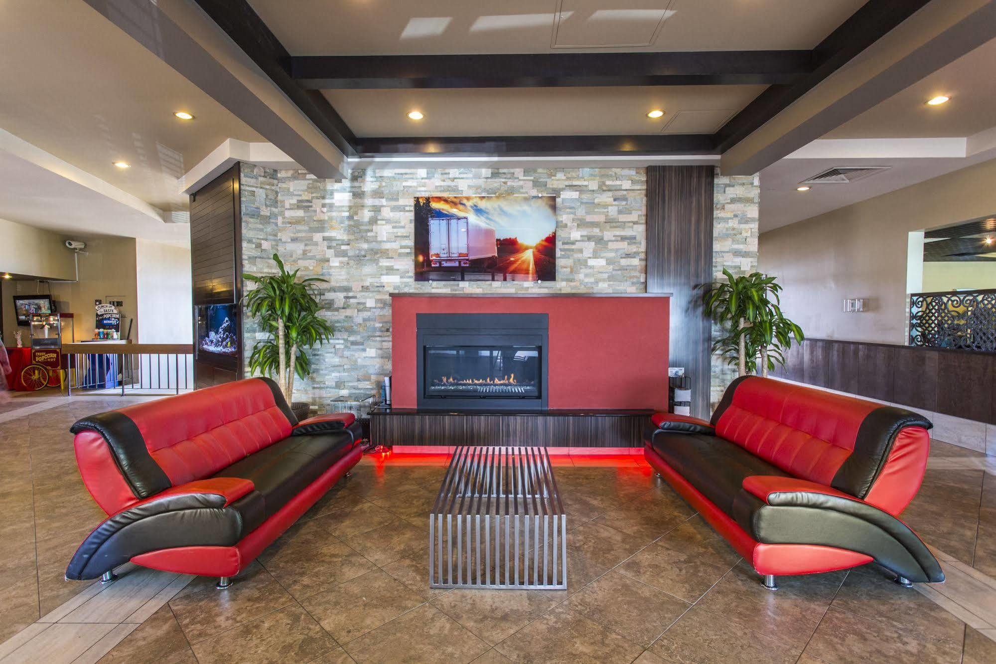 Ramada By Wyndham Edmonton Yellowhead Nw Bagian luar foto