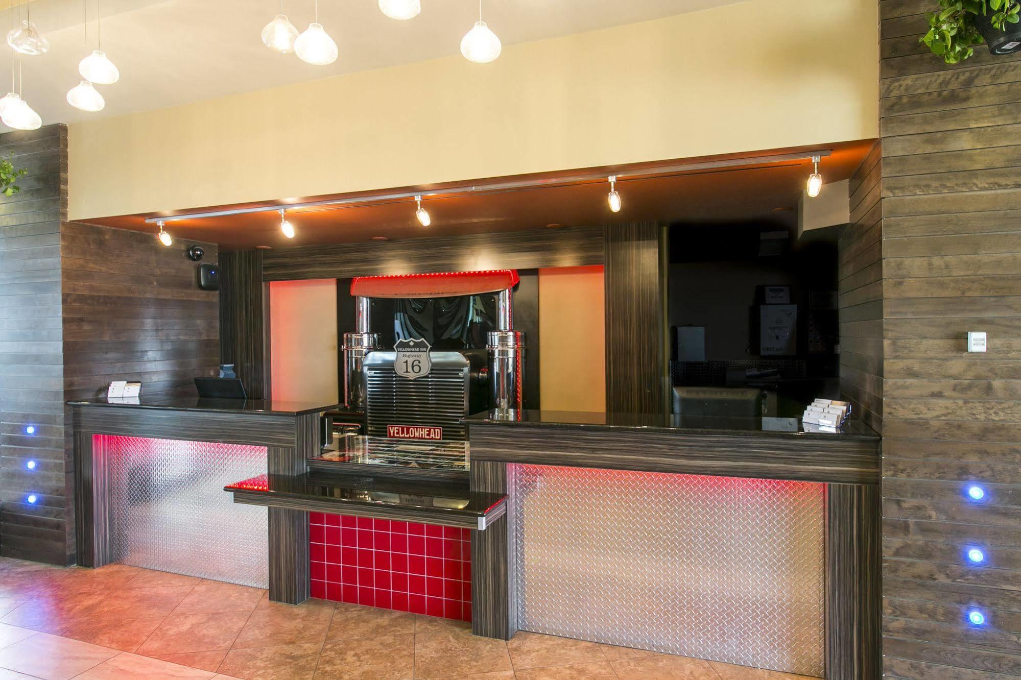 Ramada By Wyndham Edmonton Yellowhead Nw Bagian luar foto