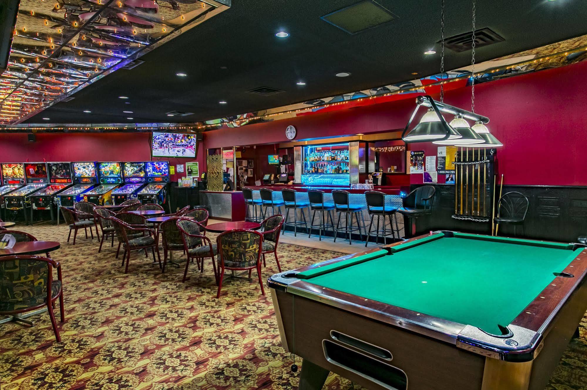 Ramada By Wyndham Edmonton Yellowhead Nw Bagian luar foto