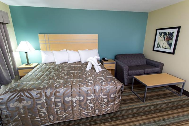 Ramada By Wyndham Edmonton Yellowhead Nw Bagian luar foto